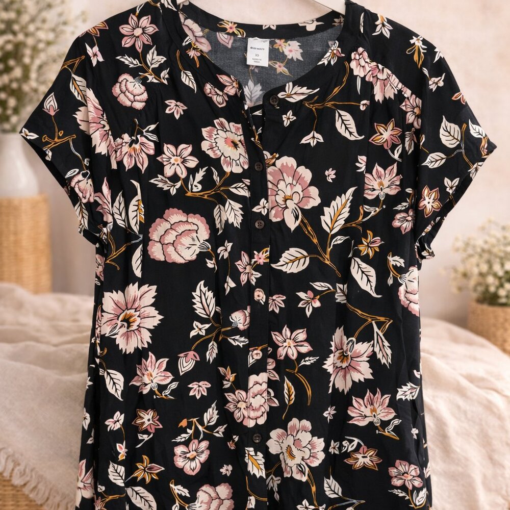 Black Floral Button-Front Blouse